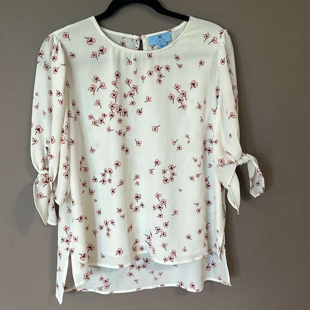 CeCe Women's Bow Detail Printed Puff Sleeve Blouse Top
